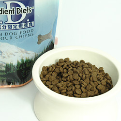 ナチュラルバランス　ウルトラプレミアム　スウィートポテト＆フィッシュ　小粒タイプ